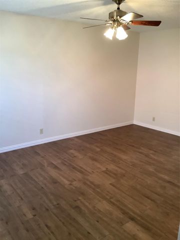 903 Roaring Springs Road, Fort Worth, TX 76114