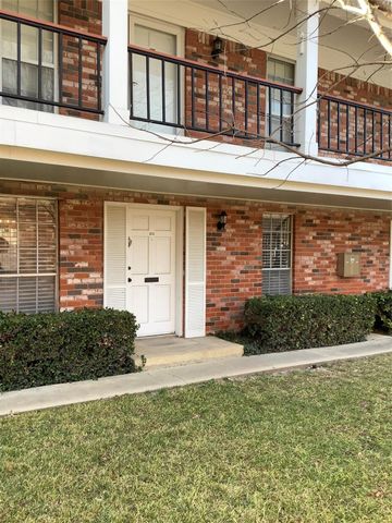 903 Roaring Springs Road, Fort Worth, TX 76114
