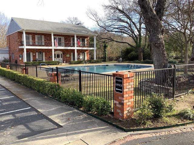 903 Roaring Springs Road, Fort Worth, TX 76114