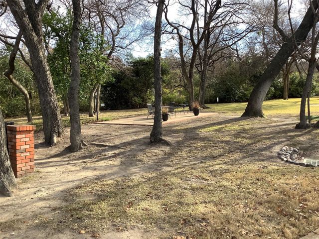 903 Roaring Springs Road, Fort Worth, TX 76114