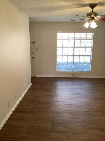 903 Roaring Springs Road, Fort Worth, TX 76114
