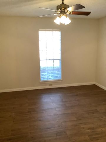 903 Roaring Springs Road, Fort Worth, TX 76114