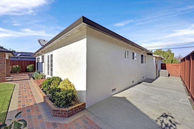 36001 Cabrillo Dr, Fremont, CA 94536