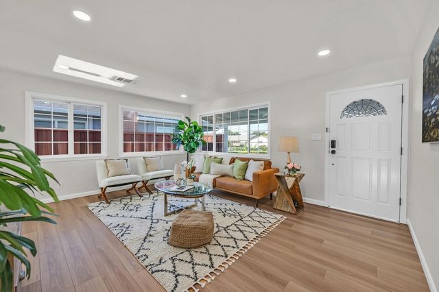 36001 Cabrillo Dr, Fremont, CA 94536