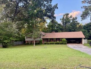 3827 Woodside Drive, Macon, GA 31206