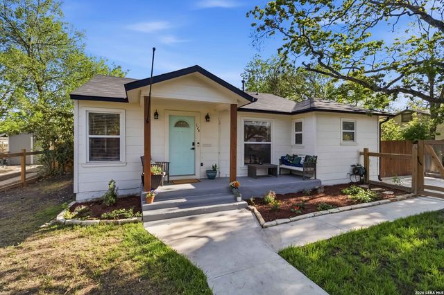 124 Bryn Mawr, San Antonio, TX 78209