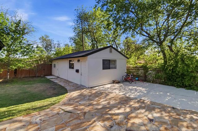 124 Bryn Mawr, San Antonio, TX 78209