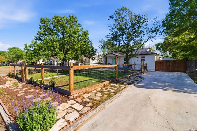 124 Bryn Mawr, San Antonio, TX 78209