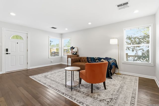 124 Bryn Mawr, San Antonio, TX 78209