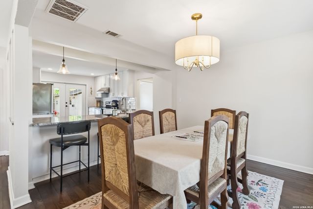 124 Bryn Mawr, San Antonio, TX 78209