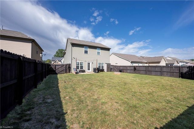 1391 Land Grove Drive, Kernersville, NC 27284