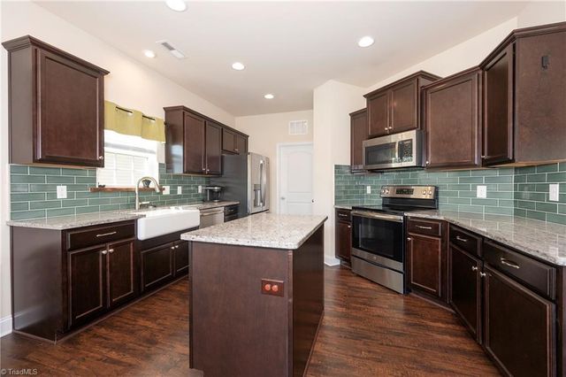 1391 Land Grove Drive, Kernersville, NC 27284