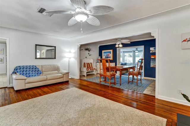 7716 DARTMOUTH AVENUE N, St Petersburg, FL 33710