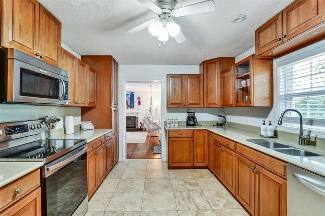 7716 DARTMOUTH AVENUE N, St Petersburg, FL 33710