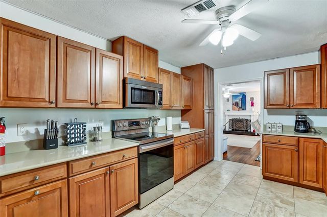 7716 DARTMOUTH AVENUE N, St Petersburg, FL 33710