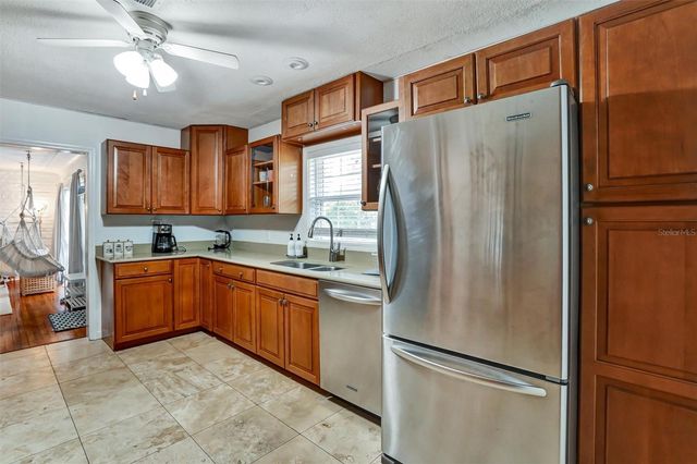 7716 DARTMOUTH AVENUE N, St Petersburg, FL 33710
