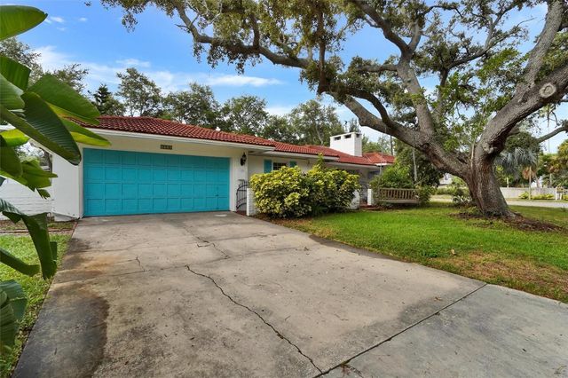 7716 DARTMOUTH AVENUE N, St Petersburg, FL 33710