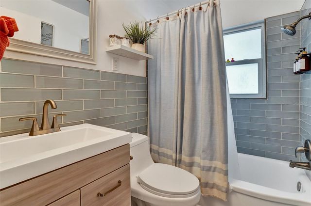 7716 DARTMOUTH AVENUE N, St Petersburg, FL 33710