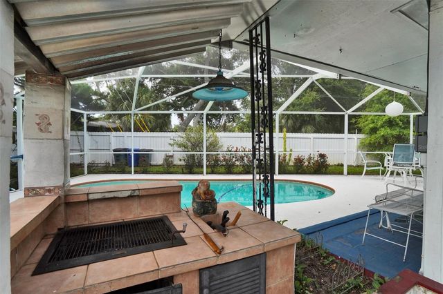 7716 DARTMOUTH AVENUE N, St Petersburg, FL 33710