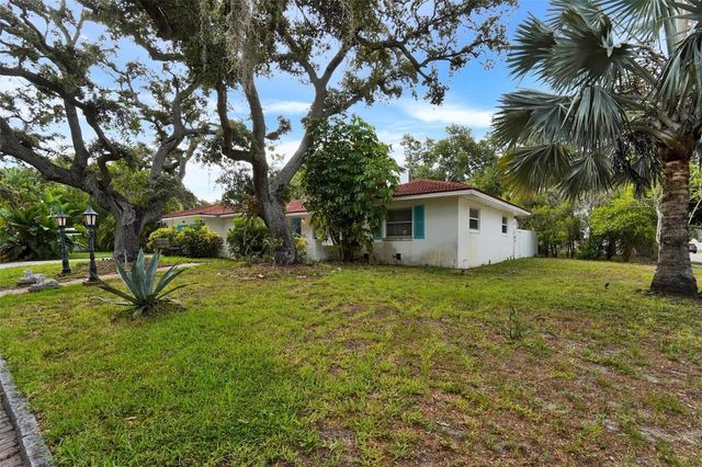 7716 DARTMOUTH AVENUE N, St Petersburg, FL 33710