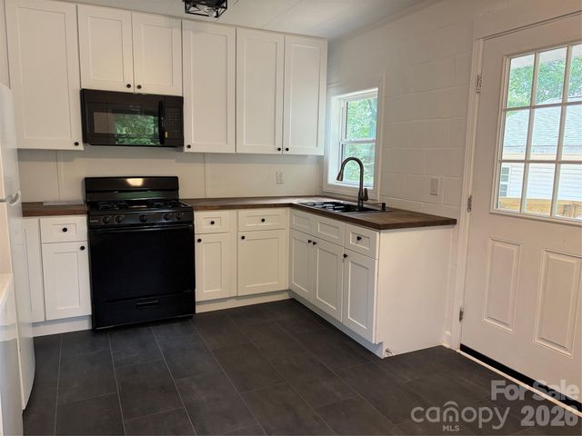 1111 S Meeting Street, Statesville, NC 28677