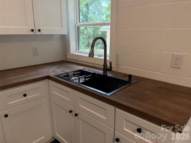 1111 S Meeting Street, Statesville, NC 28677