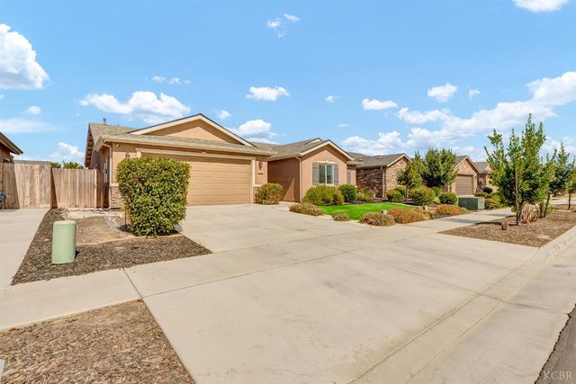 2328 Madeline Drive, Hanford, CA 93230