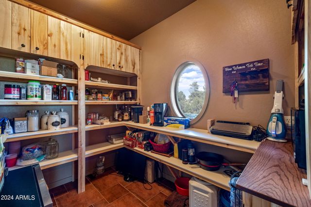 2946 N LODGEPOLE Road, Overgaard, AZ 85933