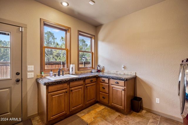 2946 N LODGEPOLE Road, Overgaard, AZ 85933