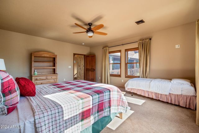 2946 N LODGEPOLE Road, Overgaard, AZ 85933