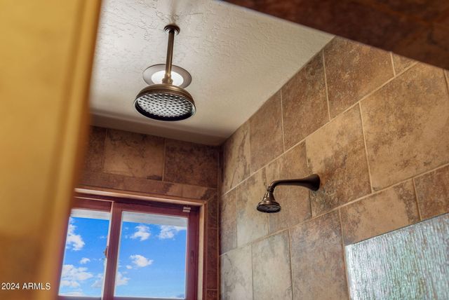 2946 N LODGEPOLE Road, Overgaard, AZ 85933