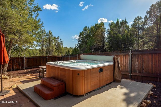 2946 N LODGEPOLE Road, Overgaard, AZ 85933