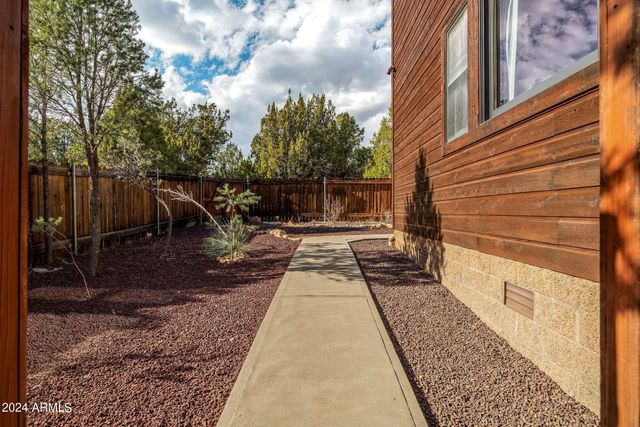 2946 N LODGEPOLE Road, Overgaard, AZ 85933