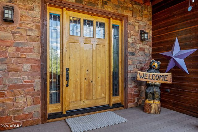 2946 N LODGEPOLE Road, Overgaard, AZ 85933