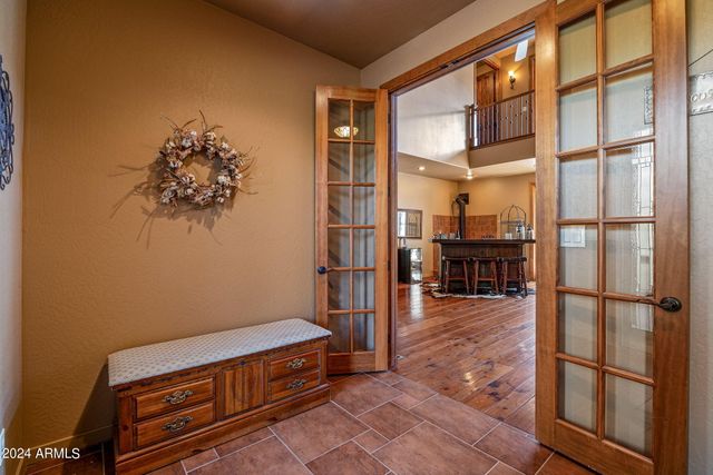 2946 N LODGEPOLE Road, Overgaard, AZ 85933