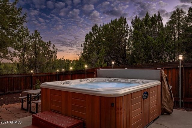 2946 N LODGEPOLE Road, Overgaard, AZ 85933