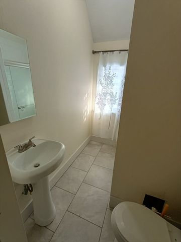 292 Wilder St 2, Lowell, MA 01851