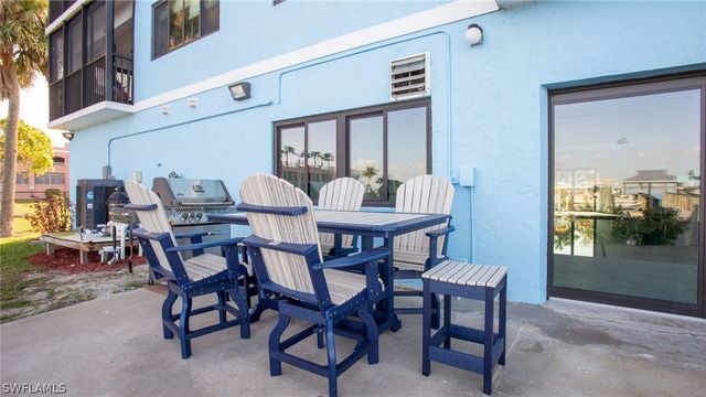 2711 1st ST 402, Fort Myers, FL 33916