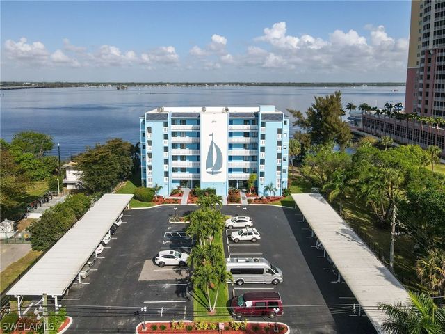2711 1st ST 402, Fort Myers, FL 33916
