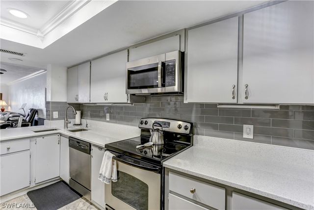 2711 1st ST 402, Fort Myers, FL 33916