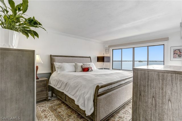 2711 1st ST 402, Fort Myers, FL 33916