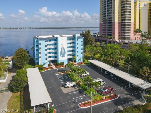 2711 1st ST 402, Fort Myers, FL 33916