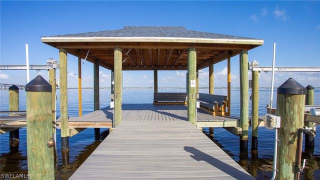 2711 1st ST 402, Fort Myers, FL 33916