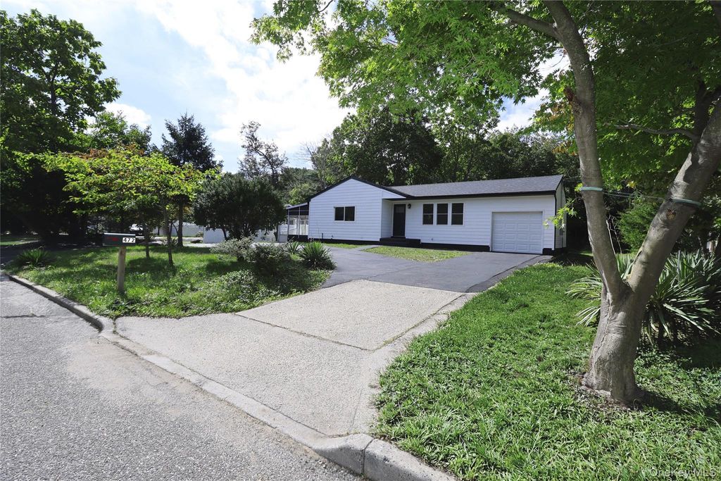 472 Nichols Road, Hauppauge, NY 11788 — exterior