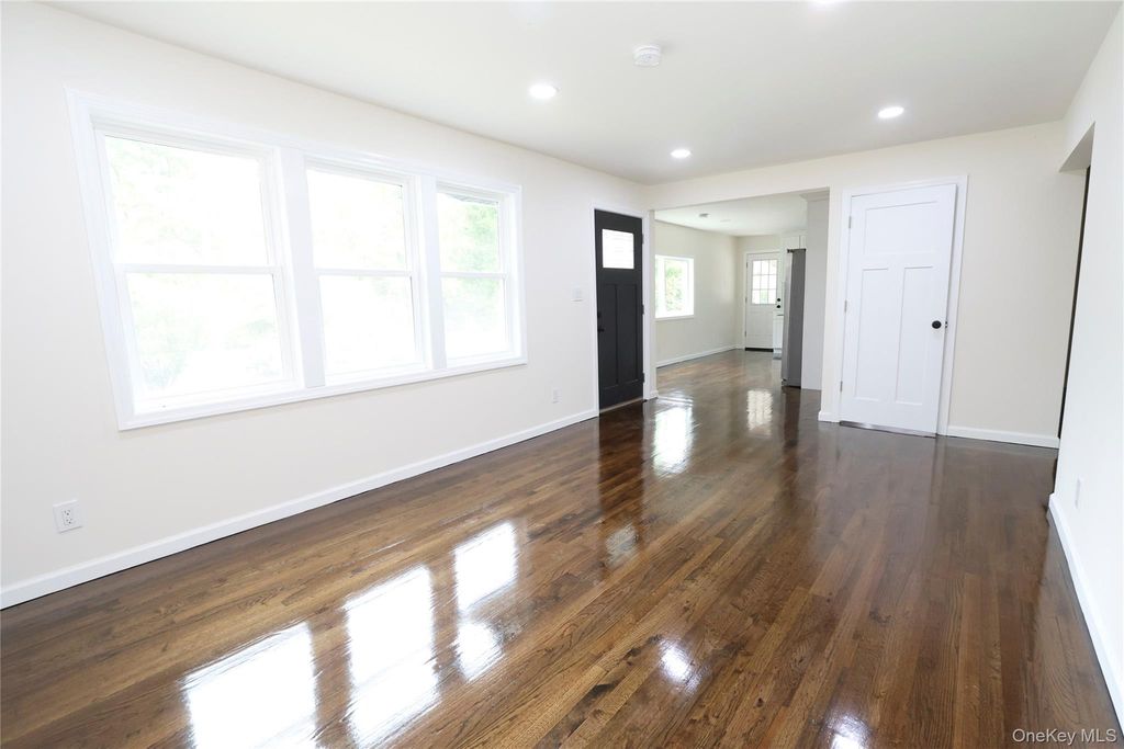 472 Nichols Road, Hauppauge, NY 11788 — photo 2