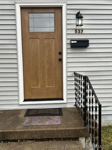537 Main Street, Jeffersonville, IN 47130