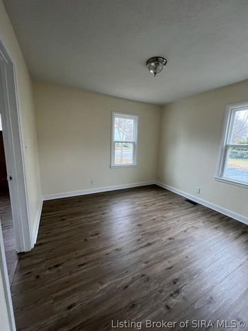 537 Main Street, Jeffersonville, IN 47130