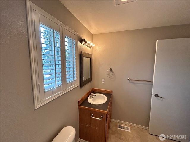 6729 S Mason Avenue, Tacoma, WA 98409