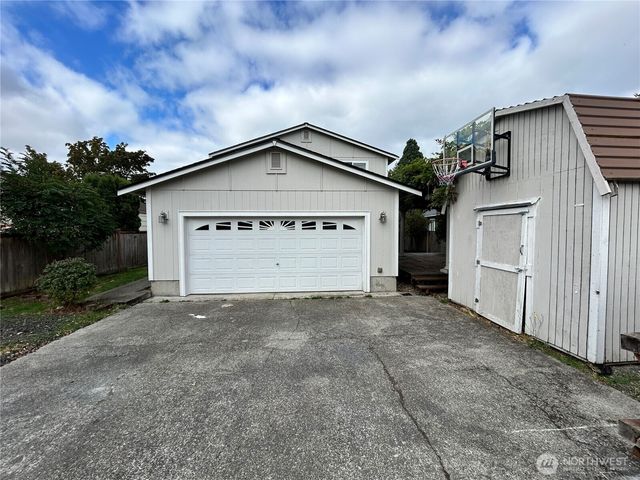 6729 S Mason Avenue, Tacoma, WA 98409