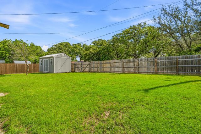 231 Choctaw Drive, Stephenville, TX 76401